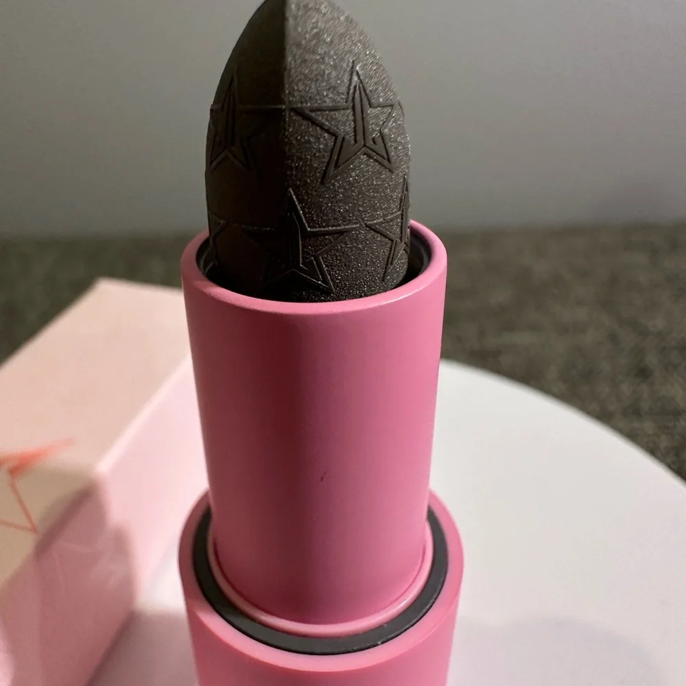 Jeffree Star add bold
